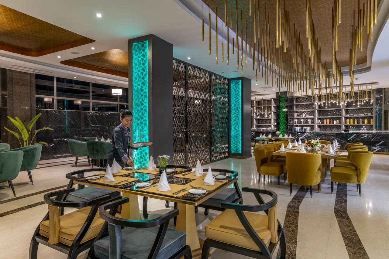 Grand Mercure Yangon Golden Empire Exterior photo